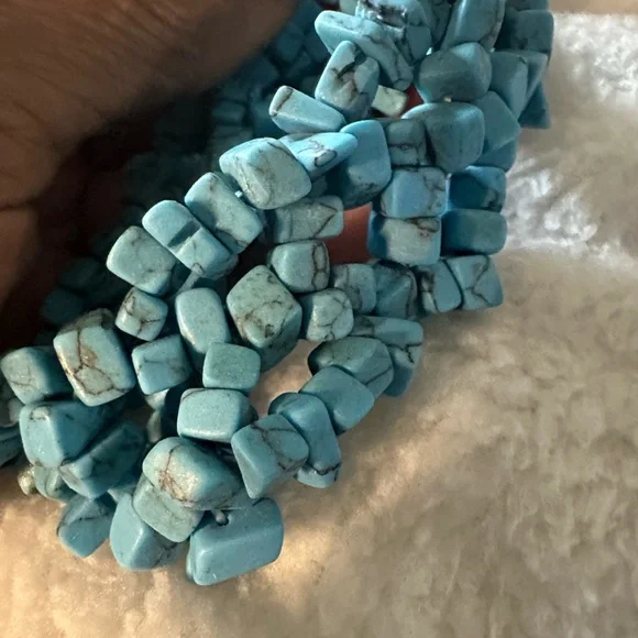 Avon vintage Turquoise Stone Stretch Bracelet - Picture 10 of 16